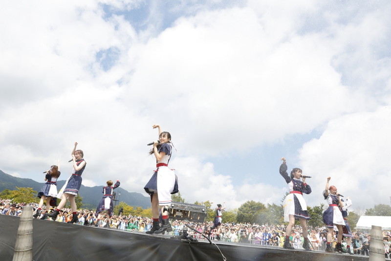 オフィシャルレポ】私立恵比寿中学、夏の恒例ライヴ〈ファミえん〉に
