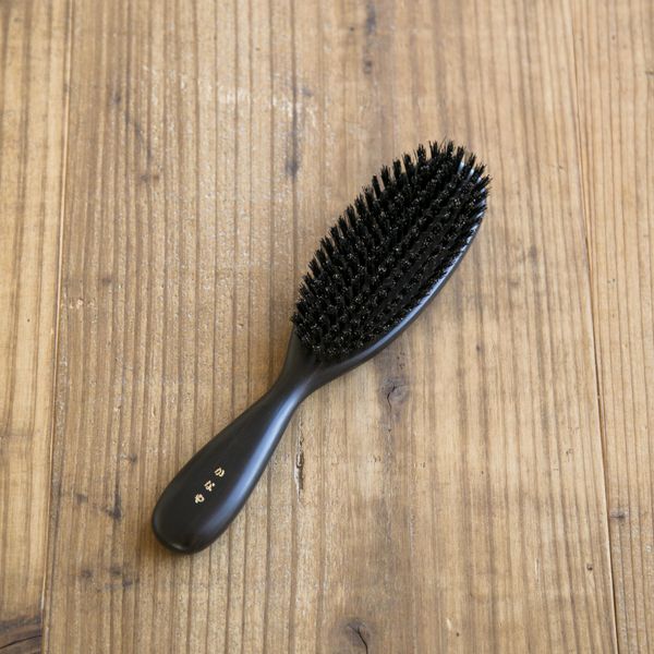 かなや刷子/ヘアーブラシ オーバル -頭スッキリ、梳いた後のまとまりが