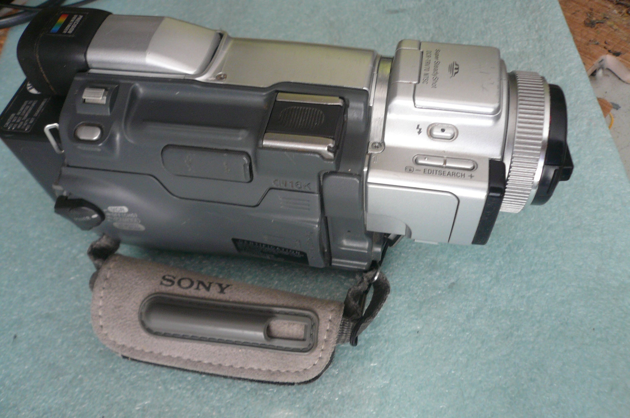 Sony DCR-TRV70 standard format mini DV NTSC camcorder – I & N