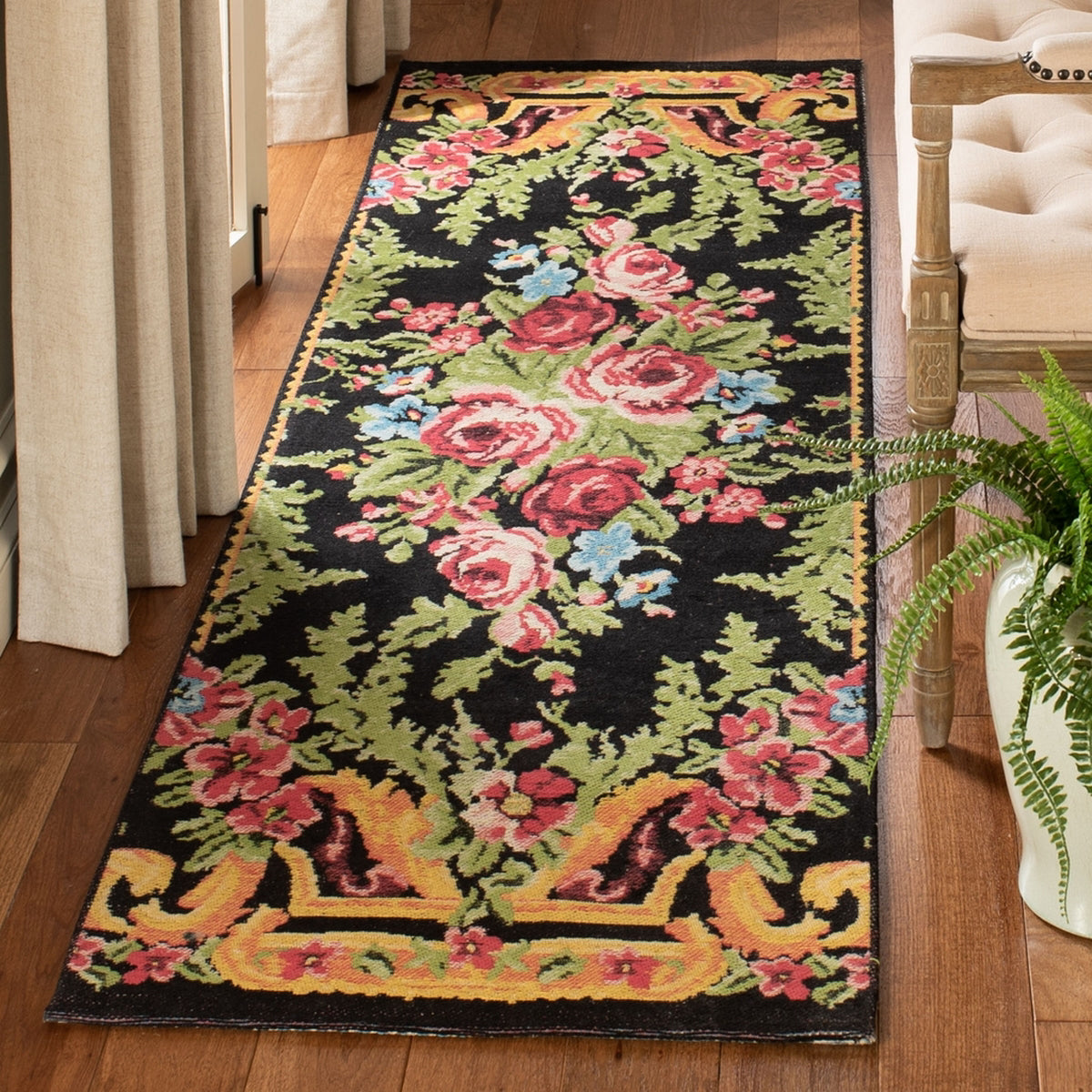Safavieh Classic Vintage CLV112Z Black/Rose Area Rug – Incredible