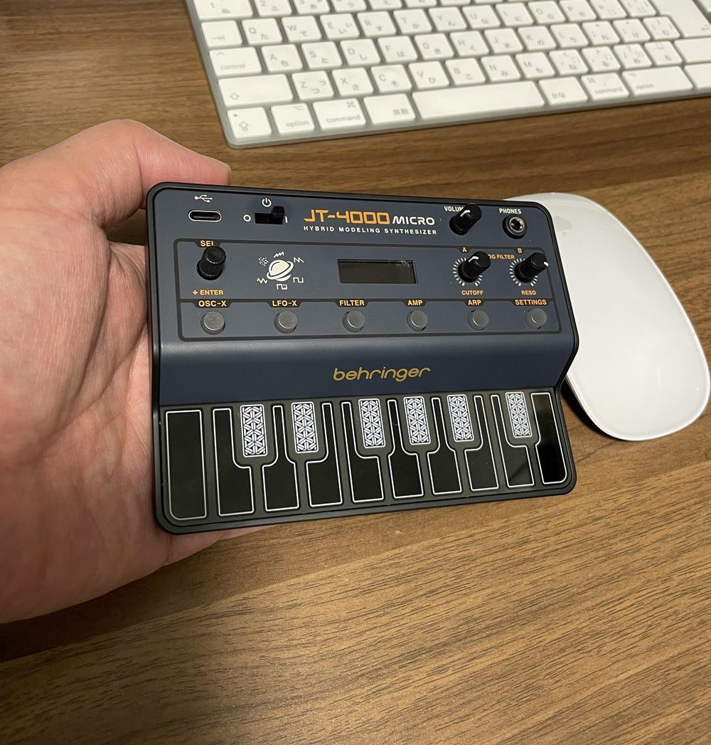 Behringer ” JT-4000 Micro ” | 超ポータブルな4ボイスハイブリッド