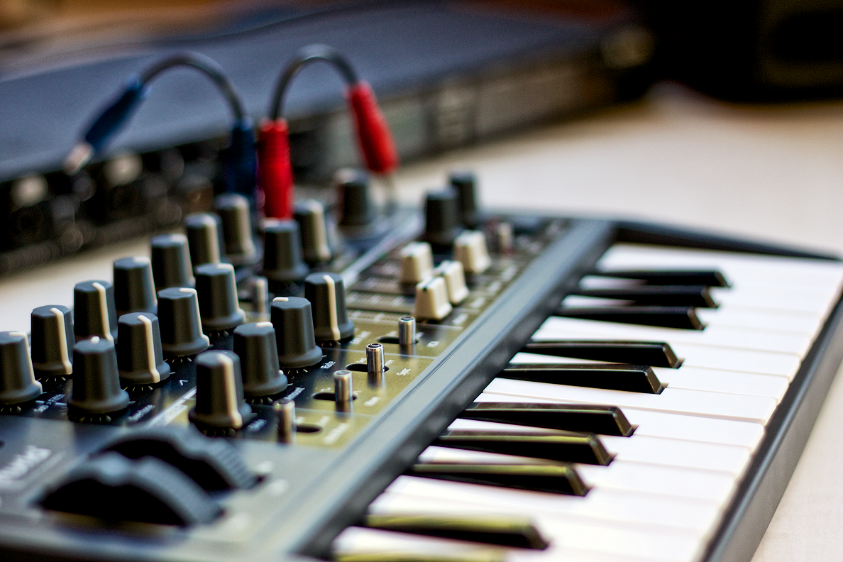 Arturia Microbrute Creation エディション登場 | 超コンパクトな