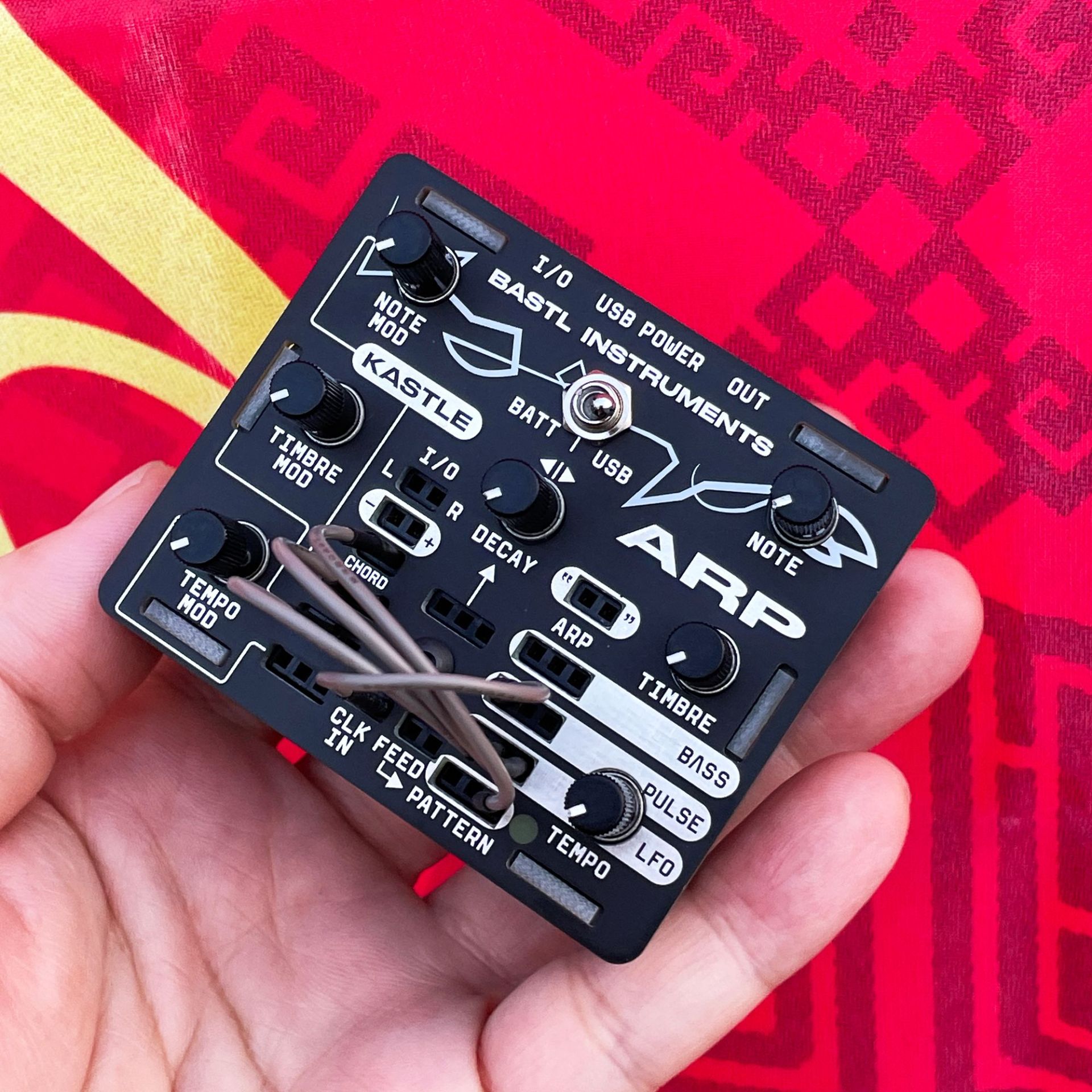 BASTL INSTRUMENTS KASTLE ARP | 手のひらサイズのモジュラー