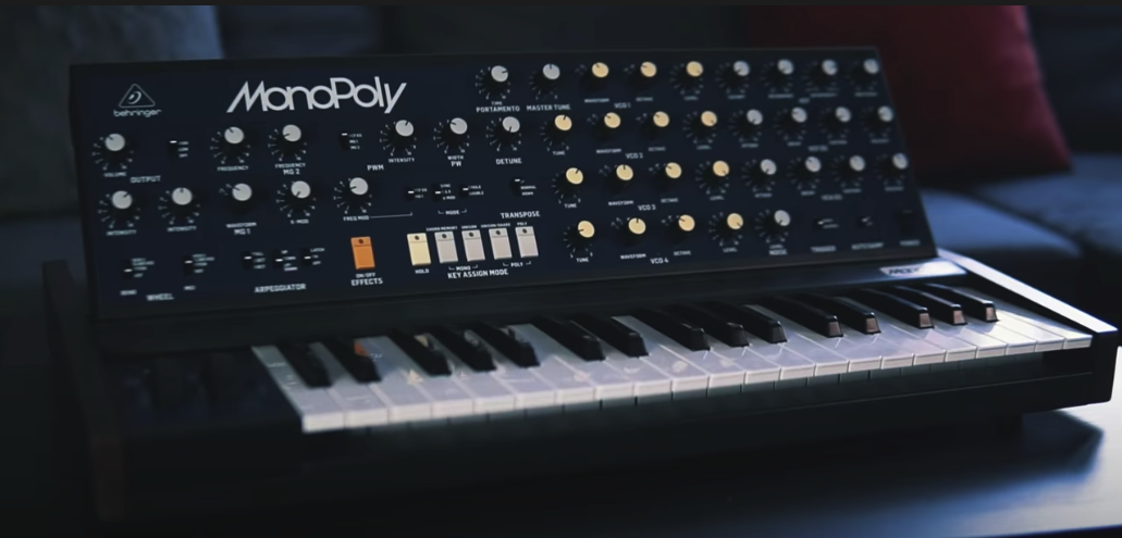 Behringer MonoPoly | 4VCO搭載のパラフォニックシンセサイザー