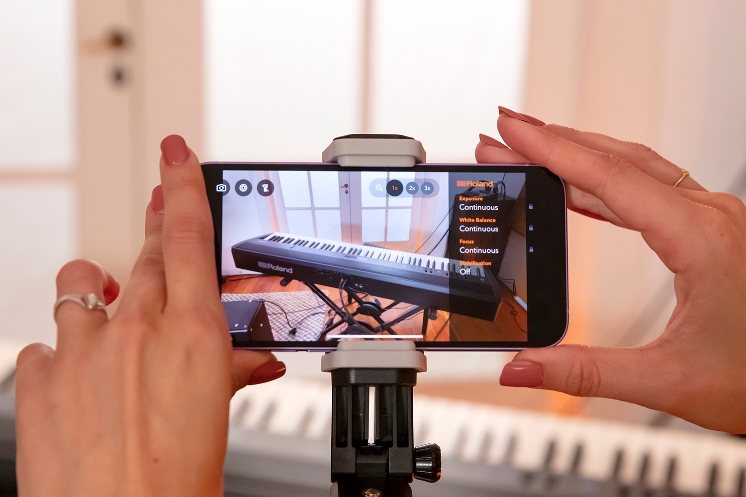 Roland ” AeroCaster VRC-01 ” | 複数のスマホのカメラ映像を