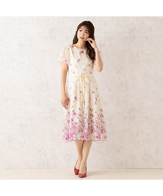 吹き上げフラワー刺繍ワンピース（51011504） | Rose Tiara