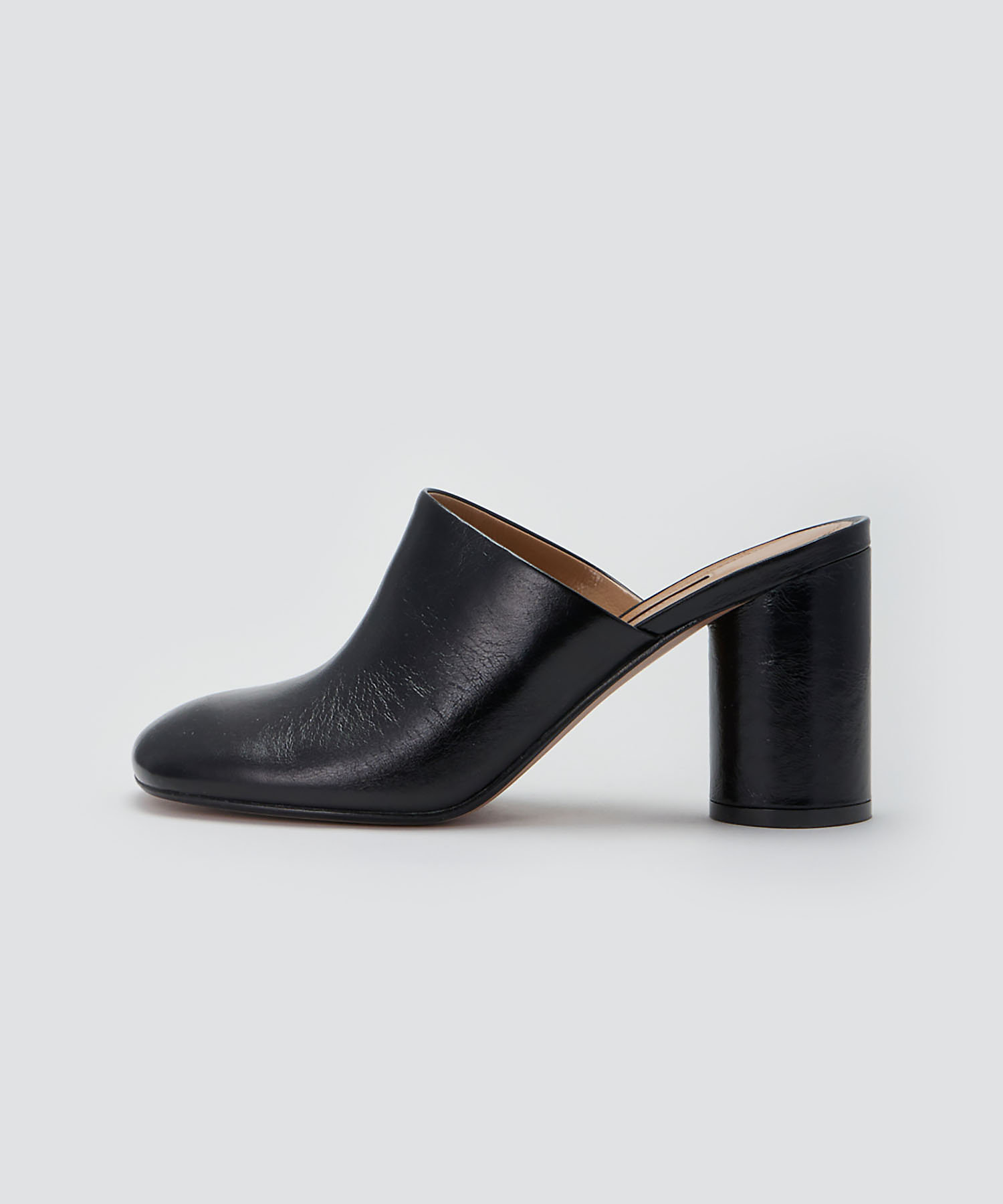 24.5【新品】PELLICO ディープカットミュール 定価64900円 24.5【新品