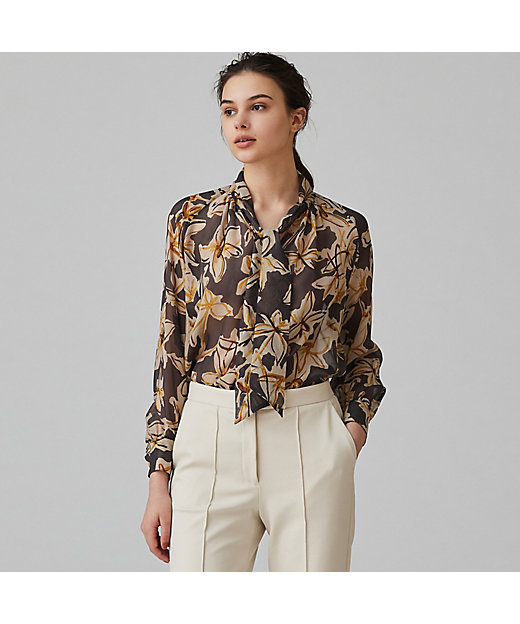 フローフラワープリント ボウタイブラウス | maison TOMORROWLAND