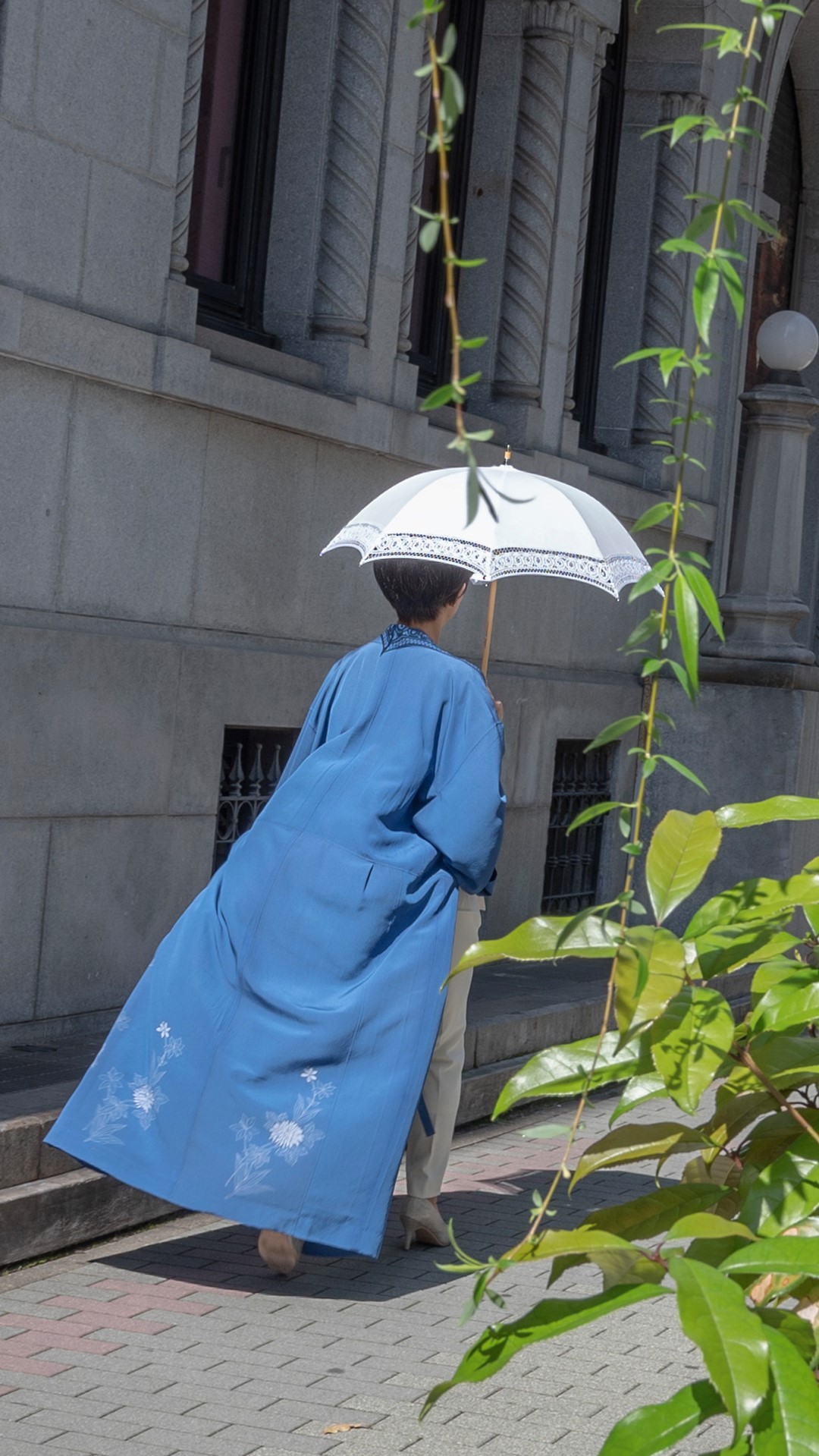 受注生産】銀座きもの装 付下菊桜江戸友禅/紺色(女性用) | 銀座いせよし
