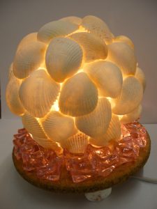 雨の日】手作り体験貝殻とサンゴnoランプシェイド | 石垣・遊び