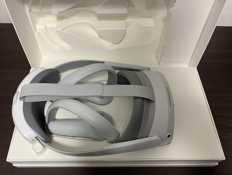 PICO4 VRヘッドセットの開封レビューと付属品を紹介 | いわっちろぐ