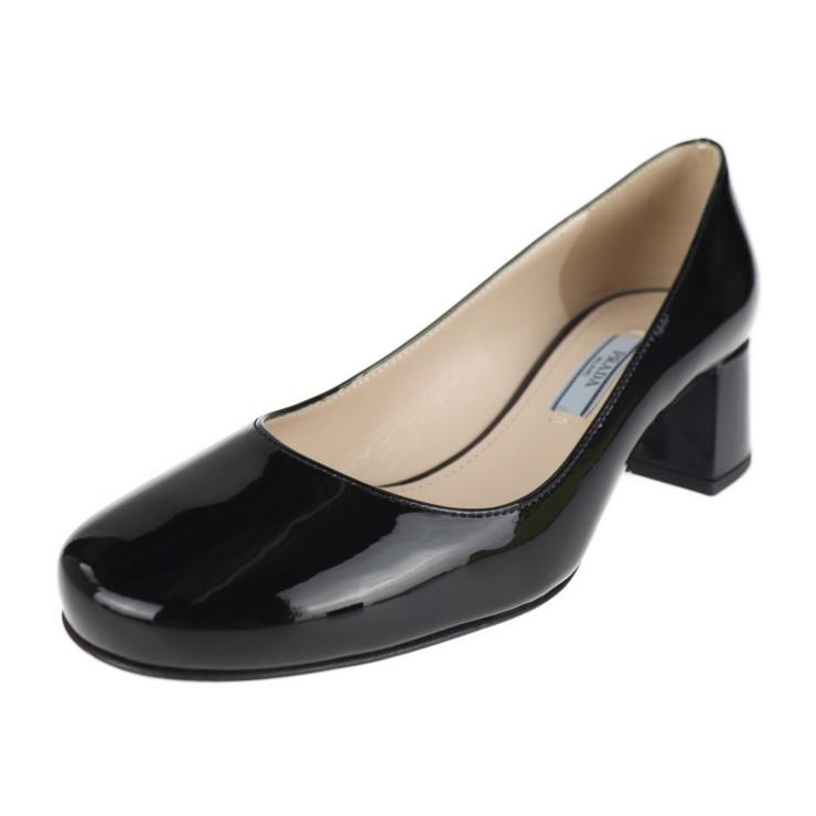 PRADA（プラダ） 超美品 パンプス ＃34 1/2 エナメル ブラック チャン