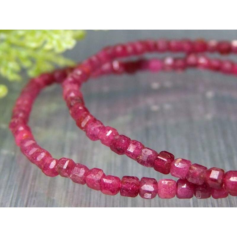 ルビー キューブカット ブレスレット 約3mm前後 勝利と情熱を象徴する