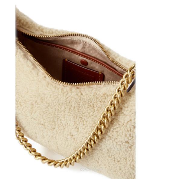 COACH（コーチ） ホリデーセール モコモコが可愛い COACH CCC43