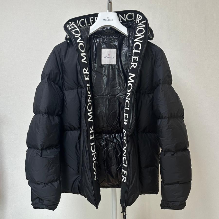 MONCLER（モンクレール） MONTCLA モンクラ ロゴ ダウン ジャケット