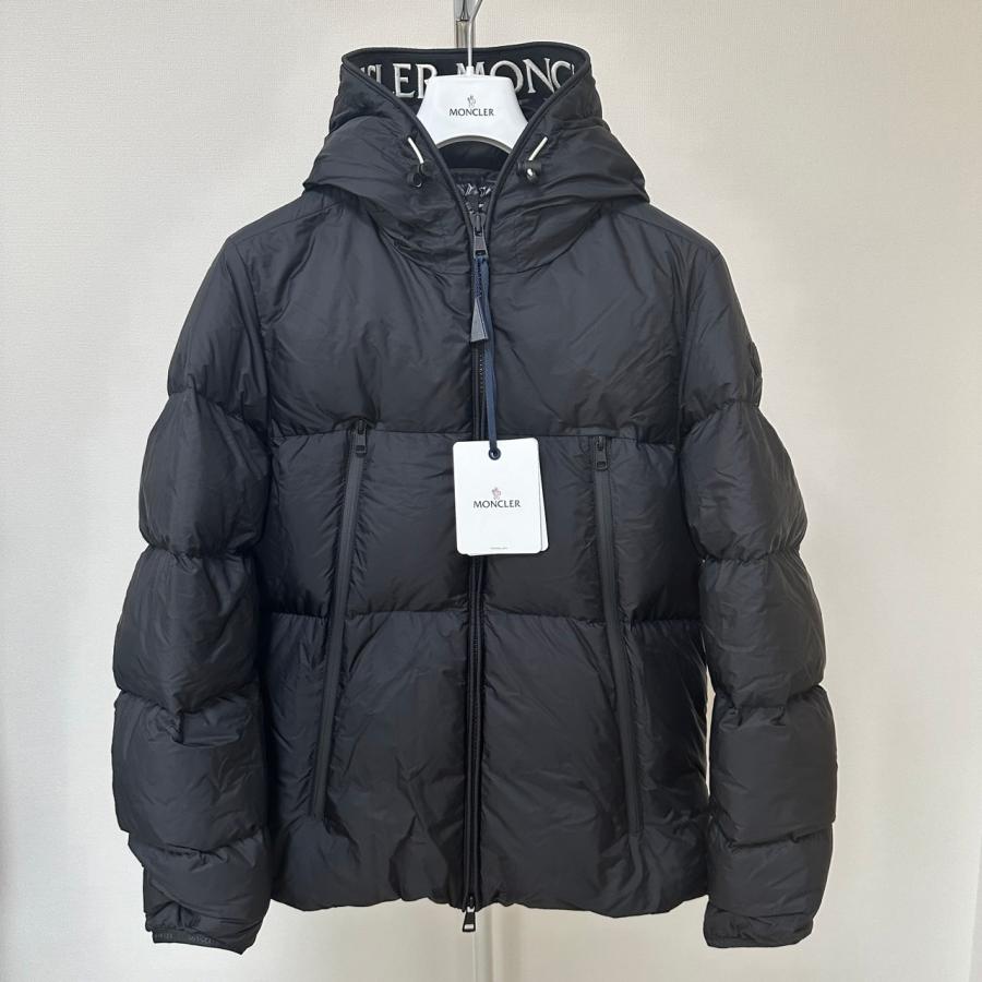 MONCLER（モンクレール） MONTCLA モンクラ ロゴ ダウン ジャケット