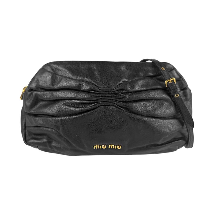miu miu（ミュウミュウ） ショルダーバッグ レザー ブラック