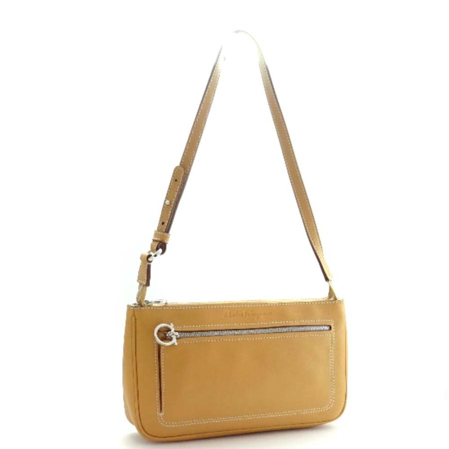 サルヴァトーレフェラガモ アクセサリーポーチ ガンチーニ ショルダー