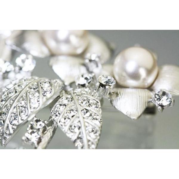 SWAROVSKI（スワロフスキー） ブローチ brooch パール 花 小枝