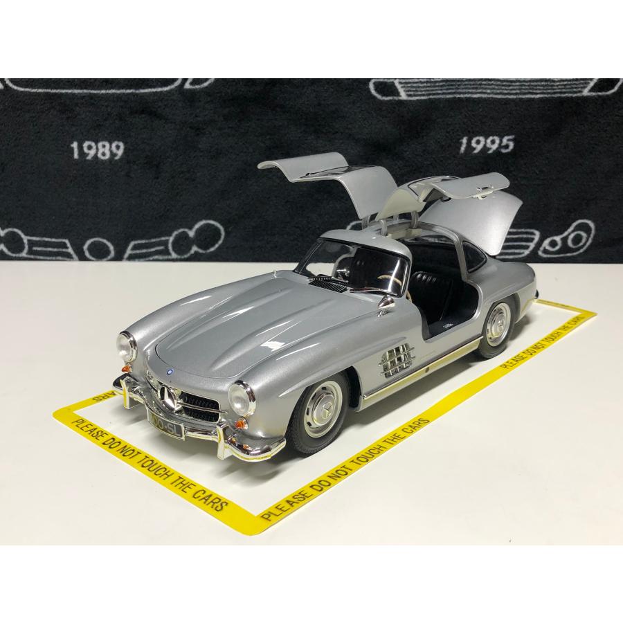 ミニチャンプス minichmaps 1/18 Mercedes Benz 300 SL (W198
