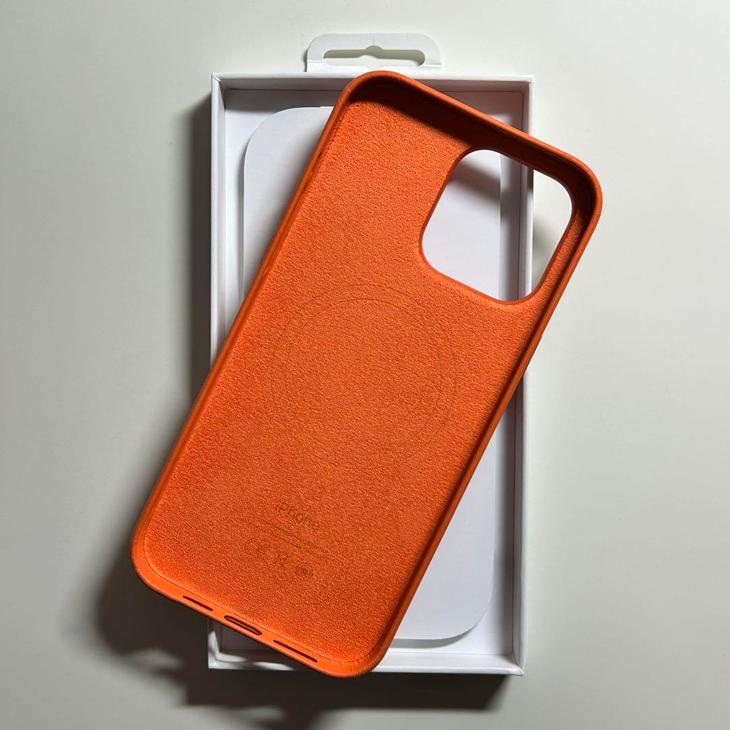 iPhone 14 Pro Max Apple純正 MagSafe対応 レザーケース・オレンジ