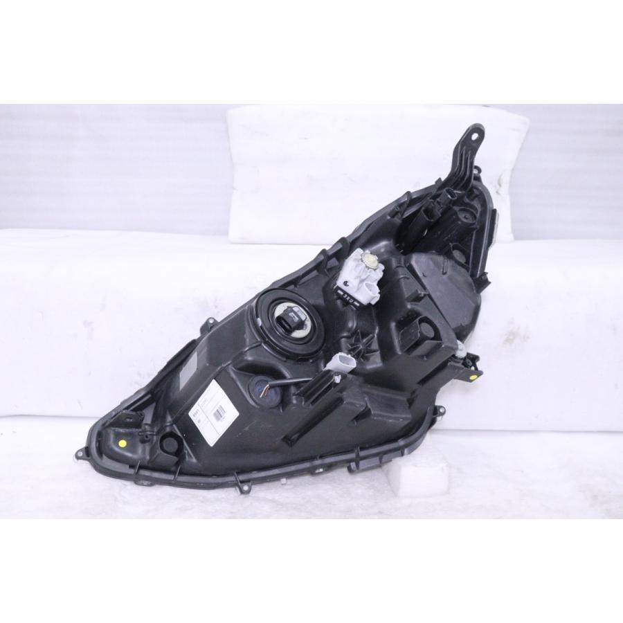 アクア 23-2463☆前期 LED NHP10 アクア☆右ヘッドライト KOITO 52-247