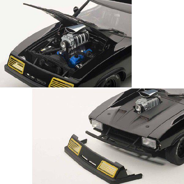 オートアート マッドマックス2 ザ・ロードウォリアー インターセプター