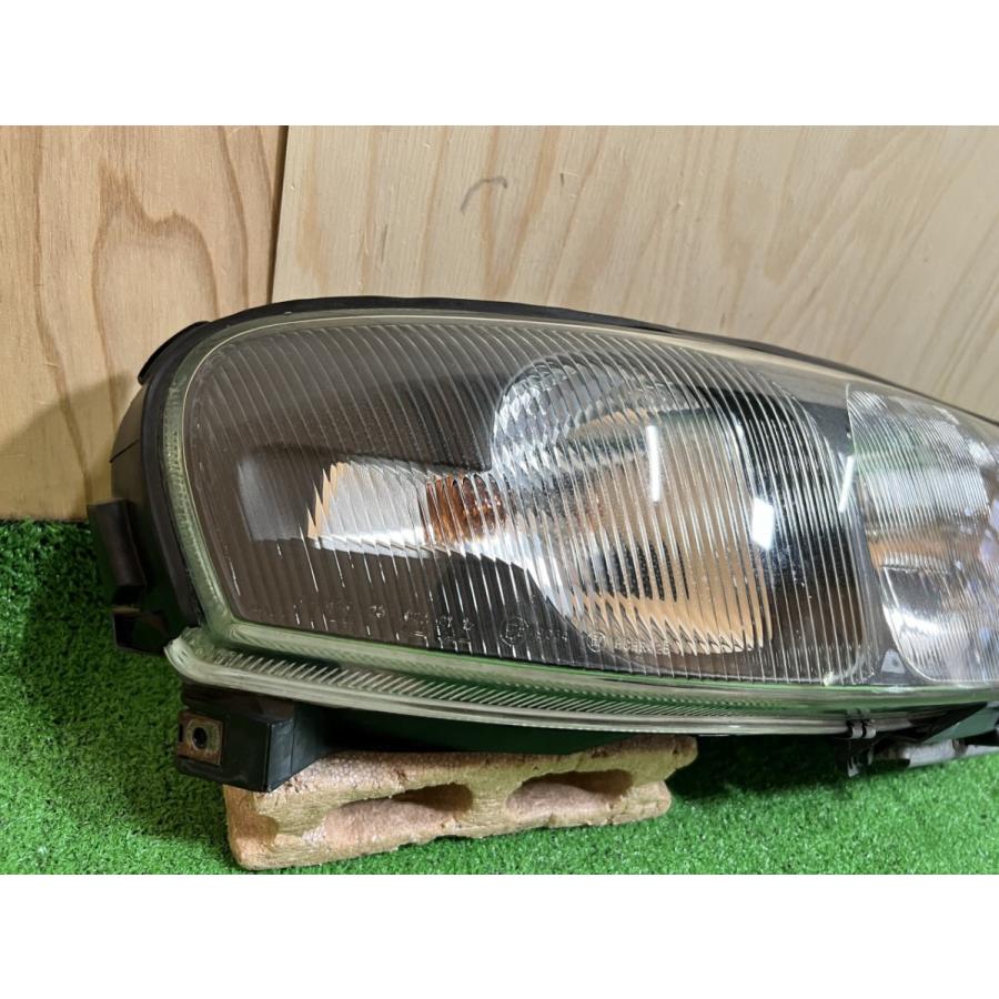 ☆ボルボ V70☆ 純正 右ヘッドライト ハロゲン HCHR-28 8693550