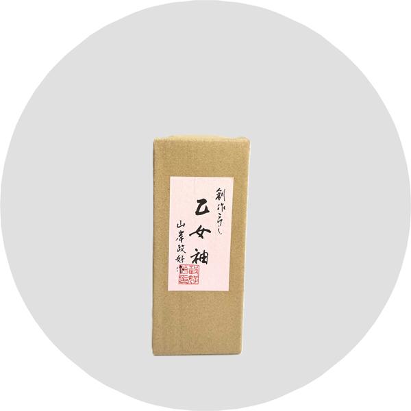 こけし 山岸作 乙女袖白、赤 KOKESHI JAPN 振袖 創作こけし 日本製