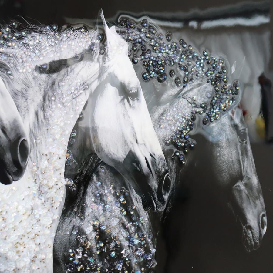 アートフレーム 未来を信じて 馬 3頭 ニューヨーク 絵画 キラキラ