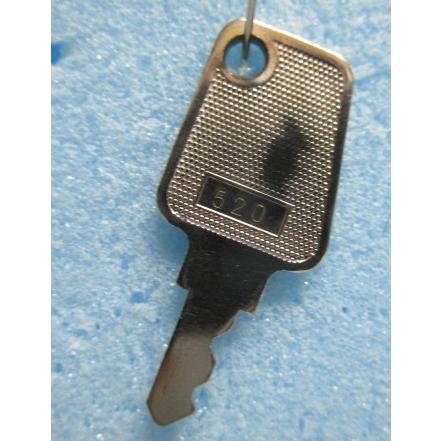 鍵番号：520番 純正設定キー 対応機種：トリプルクラウン30？ 清流