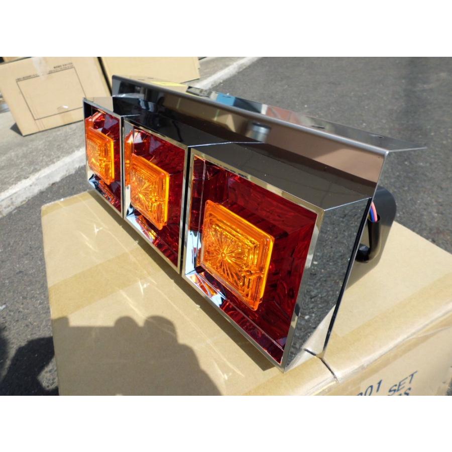 ジェットイノウエ 2トン用3連角型テール 左右セット 525801 : 常陸美