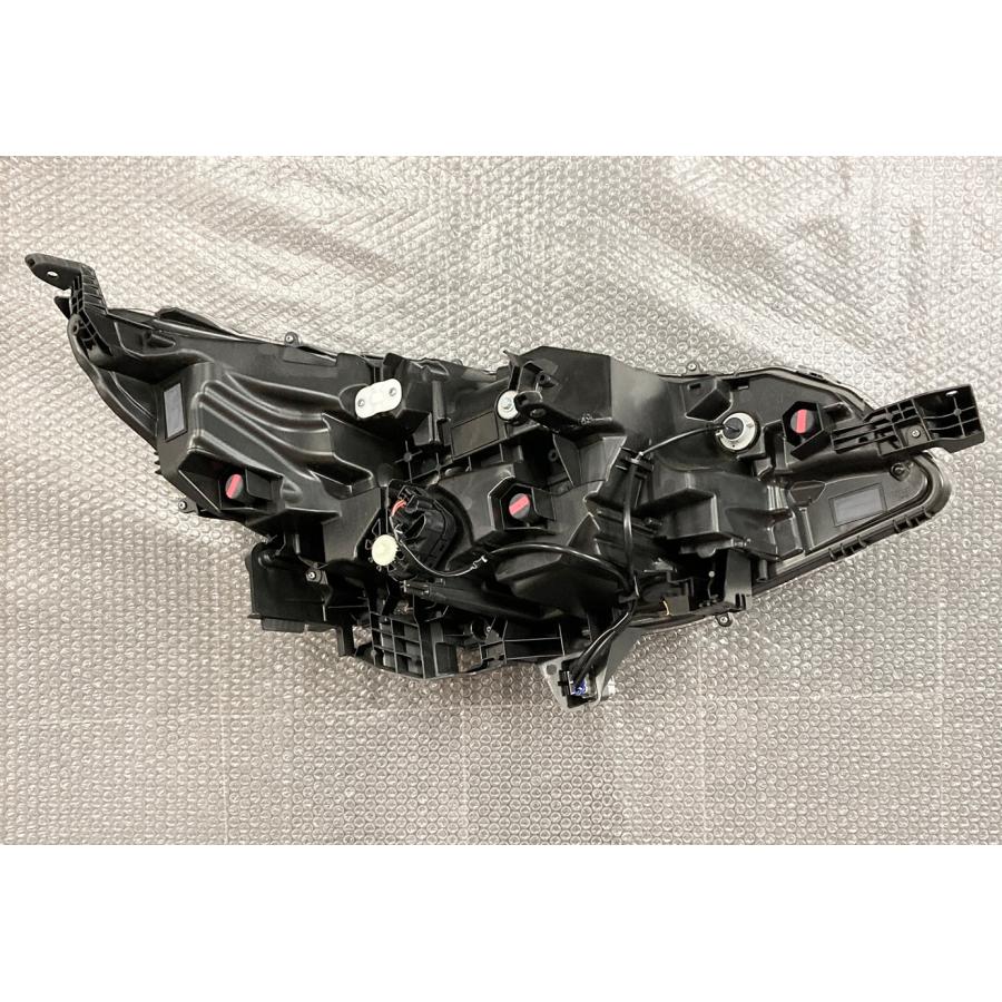 NOAH 【中古品】トヨタ純正 ノア 90系 ヘッドライト 左 （助手席側