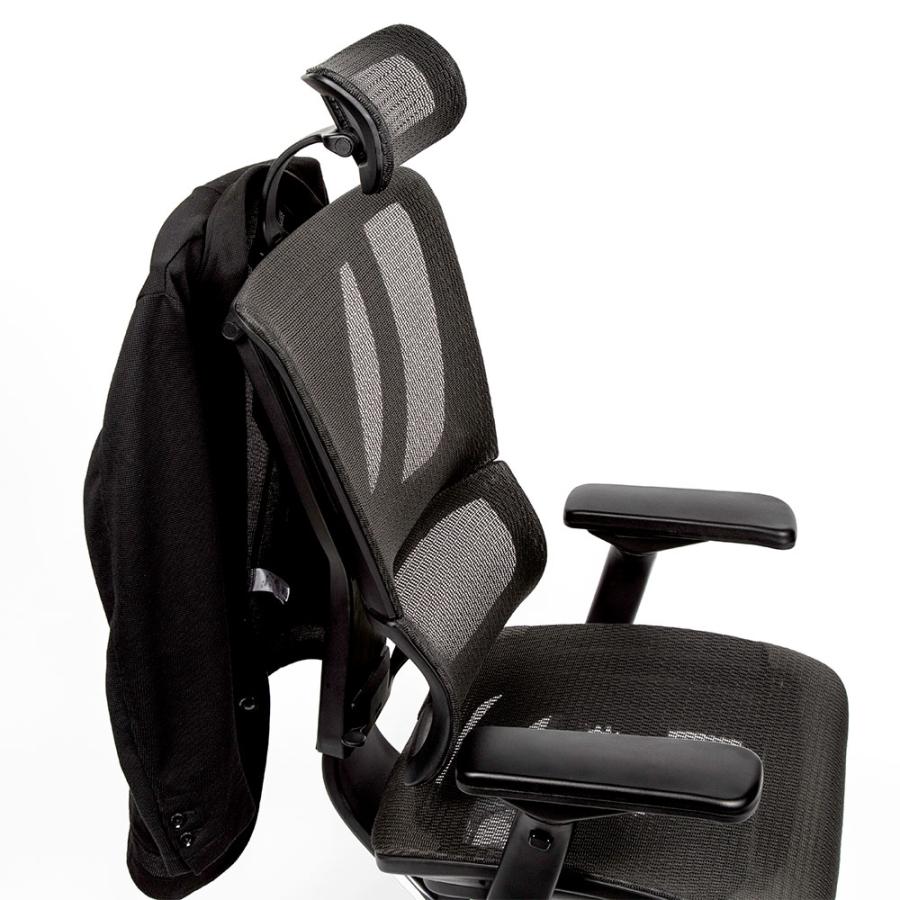 エルゴヒューマン（Ergohuman） ジャケットハンガー チェア背面に装着