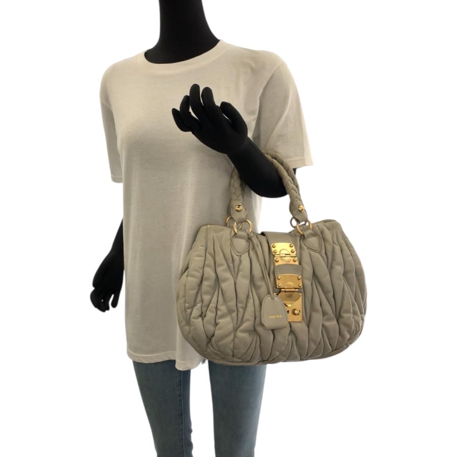 miu miu（ミュウミュウ） マテラッセ グレー ゴールド金具 レザー