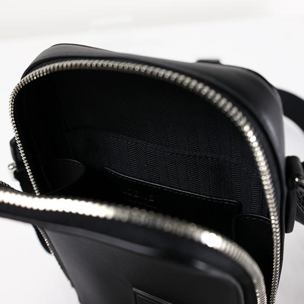LOEWE（ロエベ） Vertical Crossbody Pocket ショルダーバッグ クロス