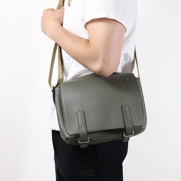 LOEWE（ロエベ） ショルダーバッグ Military Messenger Bag XS