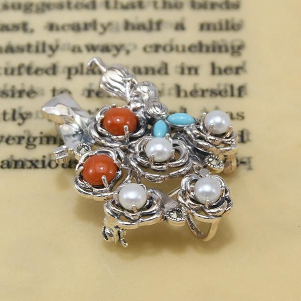 碌山 不思議の国のアリス 薔薇 ブローチペンダント 珊瑚 ターコイズ