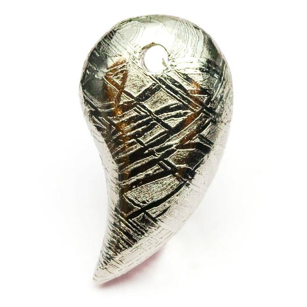 勾玉 ギベオン(メテオライト) 18x10x6mm 1個 鉄質隕石 ムオニナルスタ