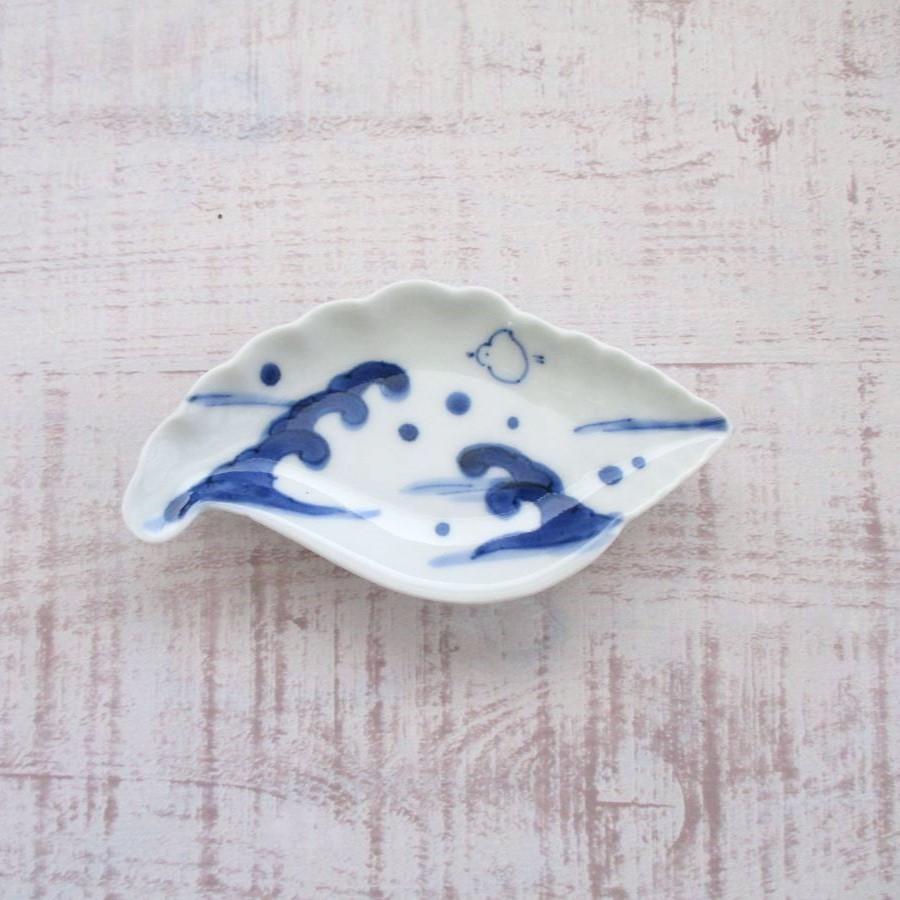 伊万里焼 鍋島焼 染付 波千鳥 貝形手塩皿(豆皿) 上品 おしゃれ 高級