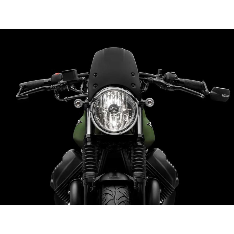 モトグッツィ V7III/V9ボバーのヘッドライト