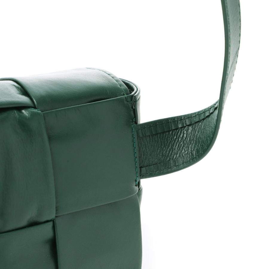 BOTTEGA VENETA（ボッテガ・ヴェネタ） ベルトバッグ CASSETTE