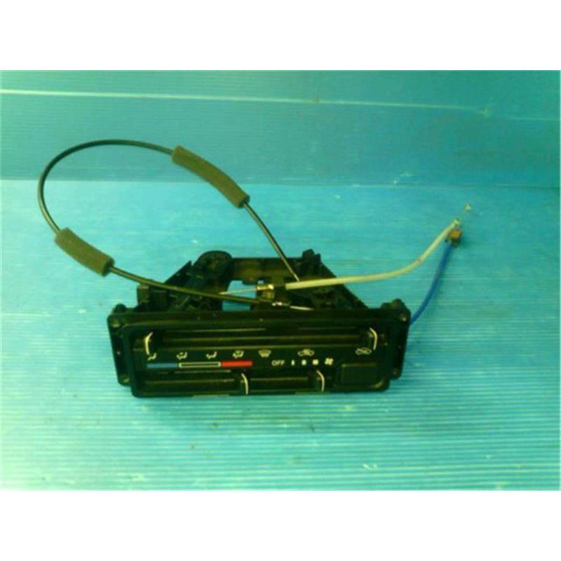 スズキ 純正 キャリー 《 DA63T 》 エアコンスイッチパネル P10200