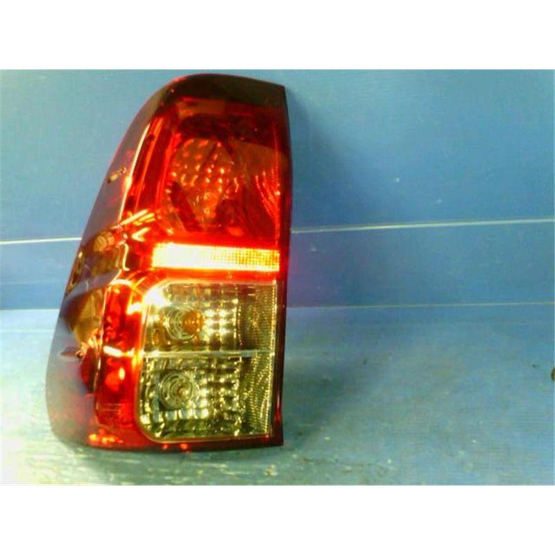 トヨタ 純正 ハイラックス 《 GUN125 》 左テールランプ 81560-0K261