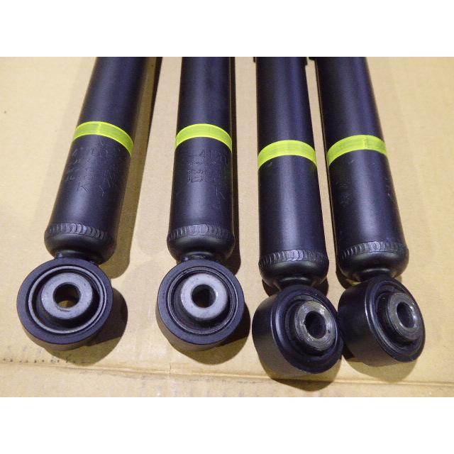 R8年新車外し品ジムニーJB64用純正アブソーバー1台分 : ショウワ