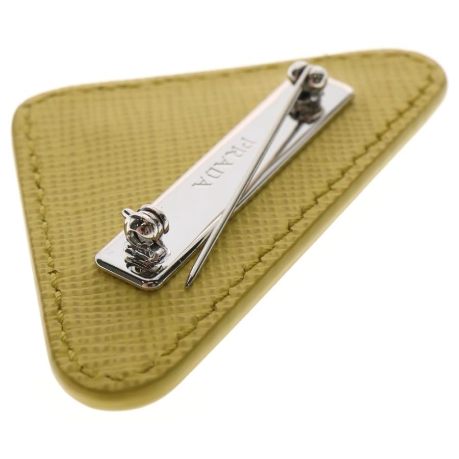 PRADA（プラダ） トライアングルロゴ ブローチ イエロー サフィアーノ