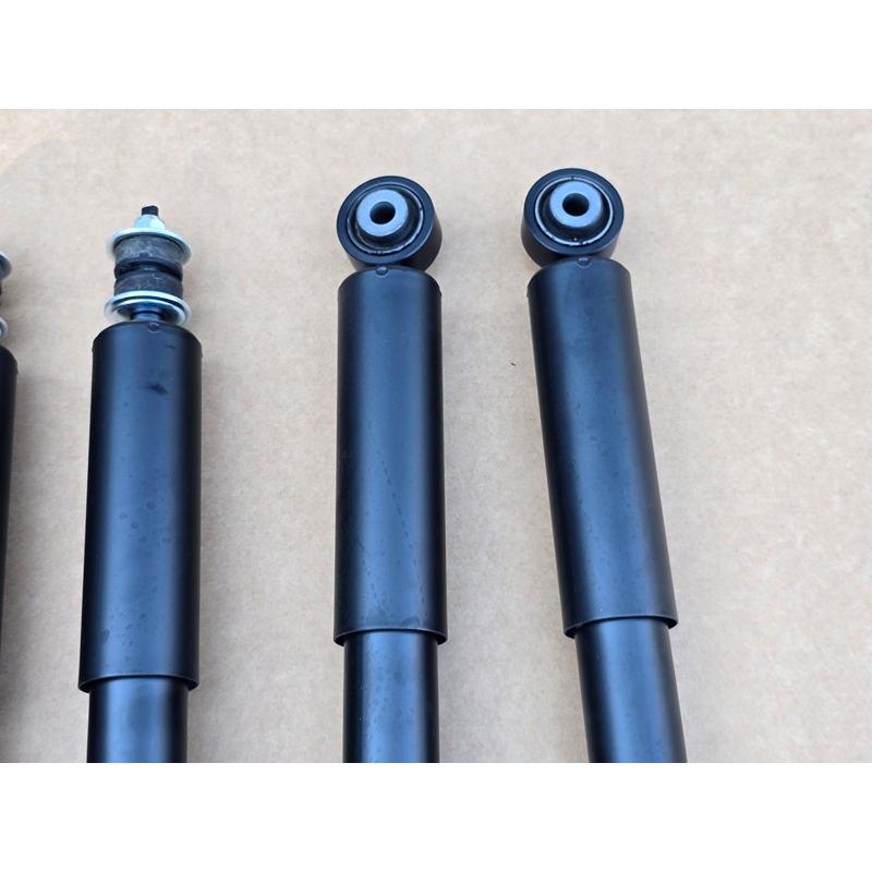 R8年新車外し品 ジムニーシエラJB74 5型用純正アブソーバー1台分