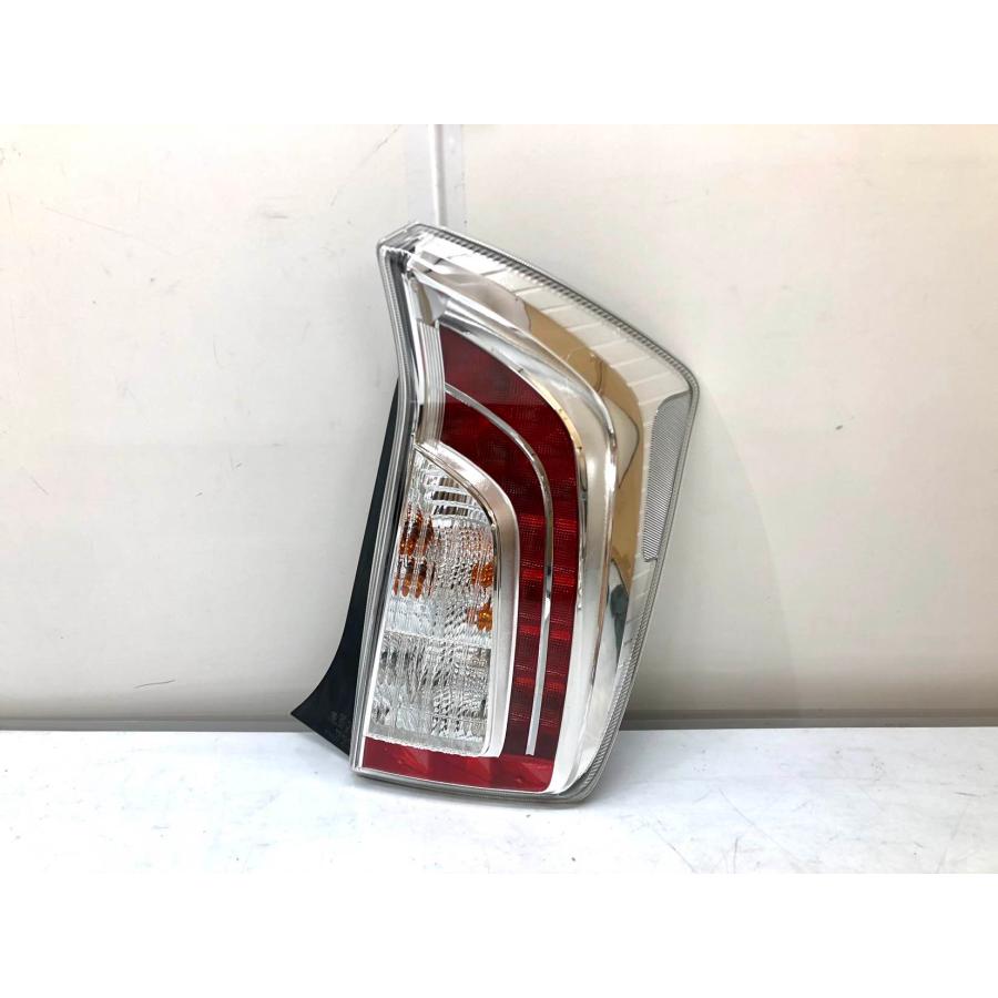 ♪小傷♪プリウス ZVW30 後期 純正 テールランプ 右 STANLEY47-37（Z41