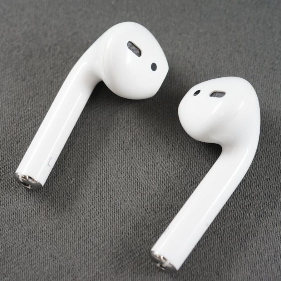 Apple AirPods with Charging Case エアーポッズ ワイヤレスイヤホン