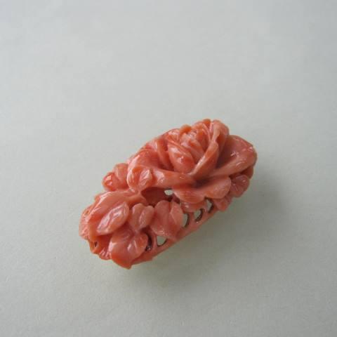 ピンク珊瑚薔薇の花の彫り帯留め /SILVER/着物/浴衣 /和装小物/『宝石